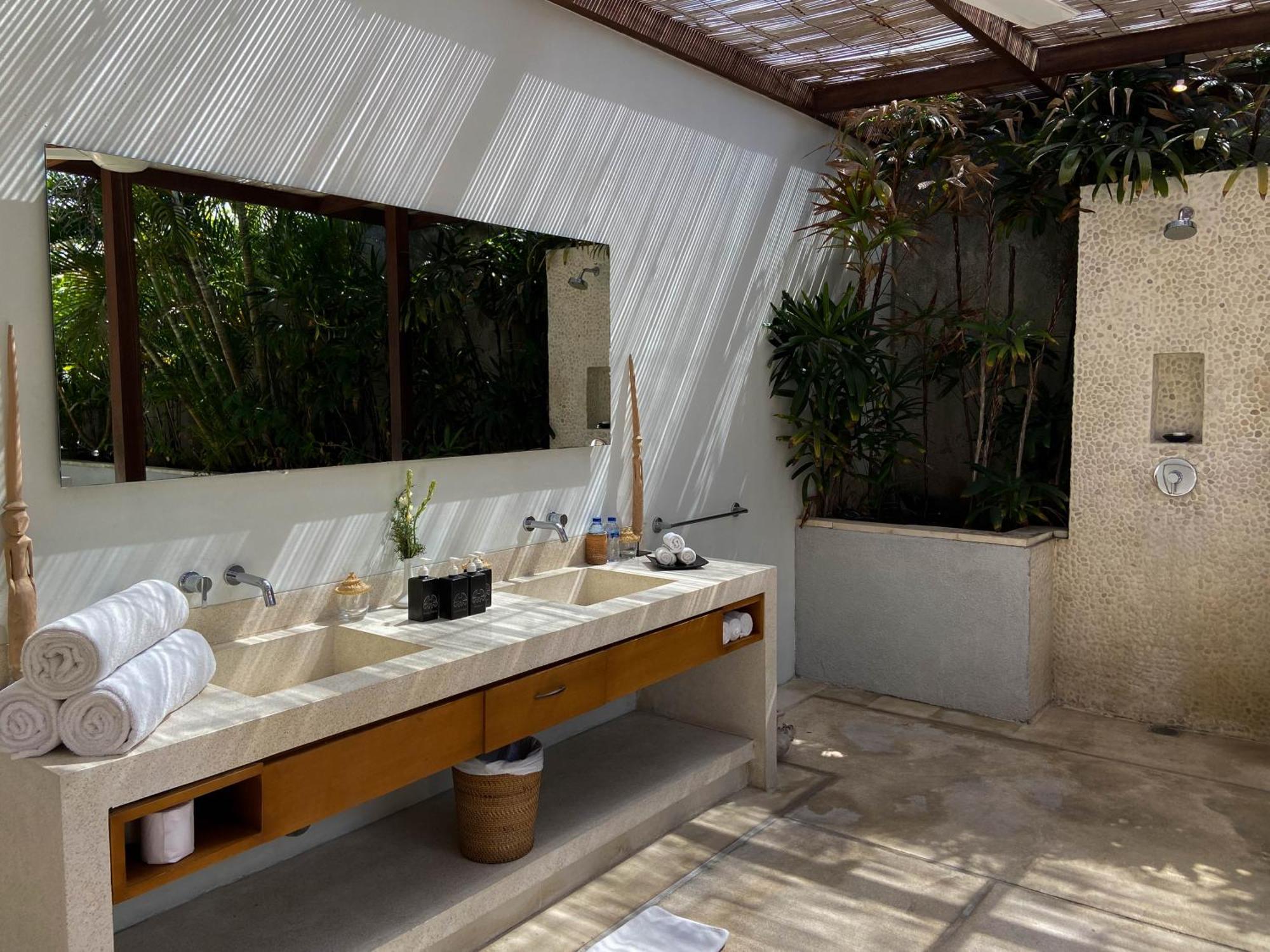 Nyaman Villas Seminyak Exterior photo