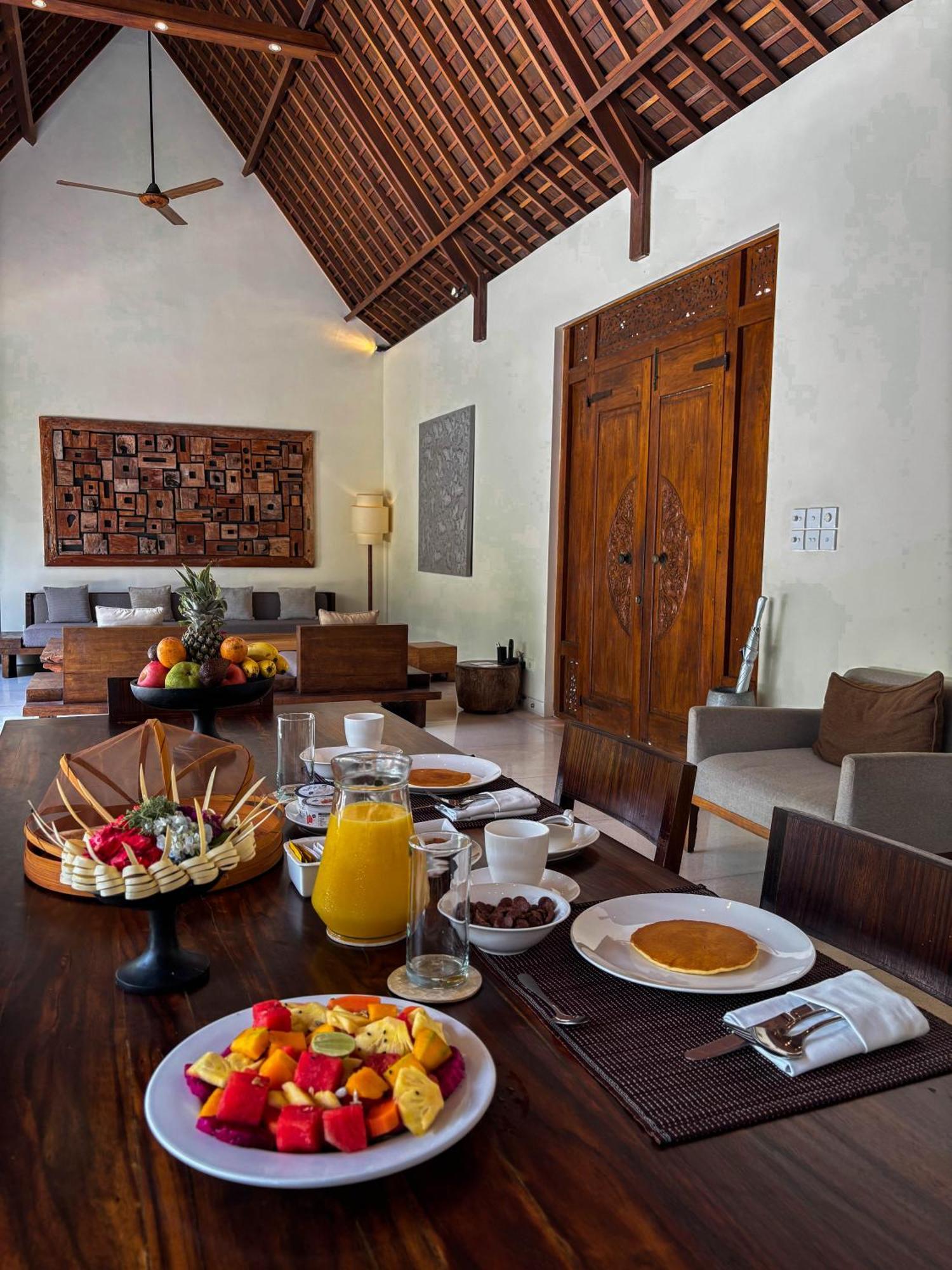 Nyaman Villas Seminyak Exterior photo