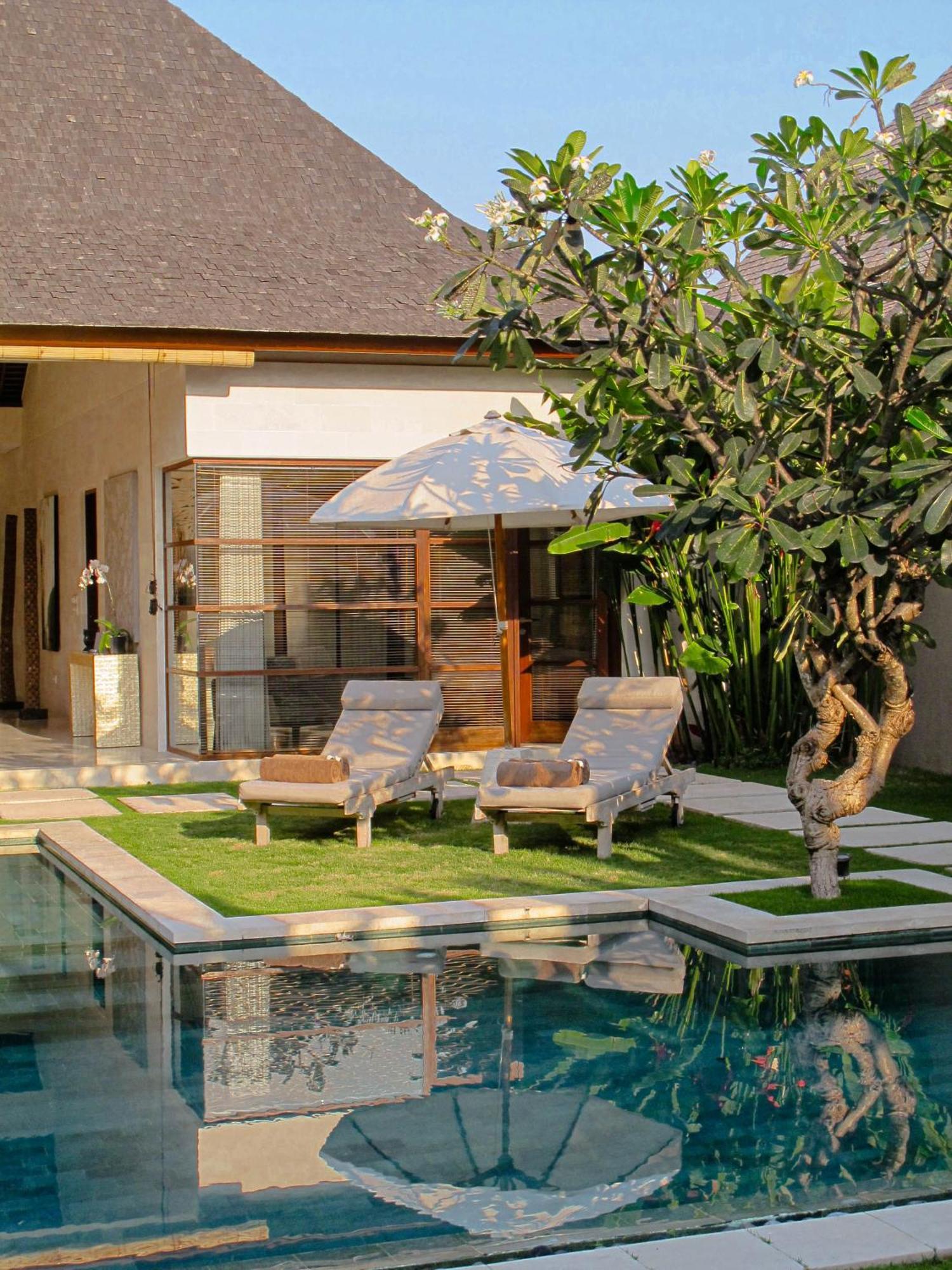 Nyaman Villas Seminyak Exterior photo