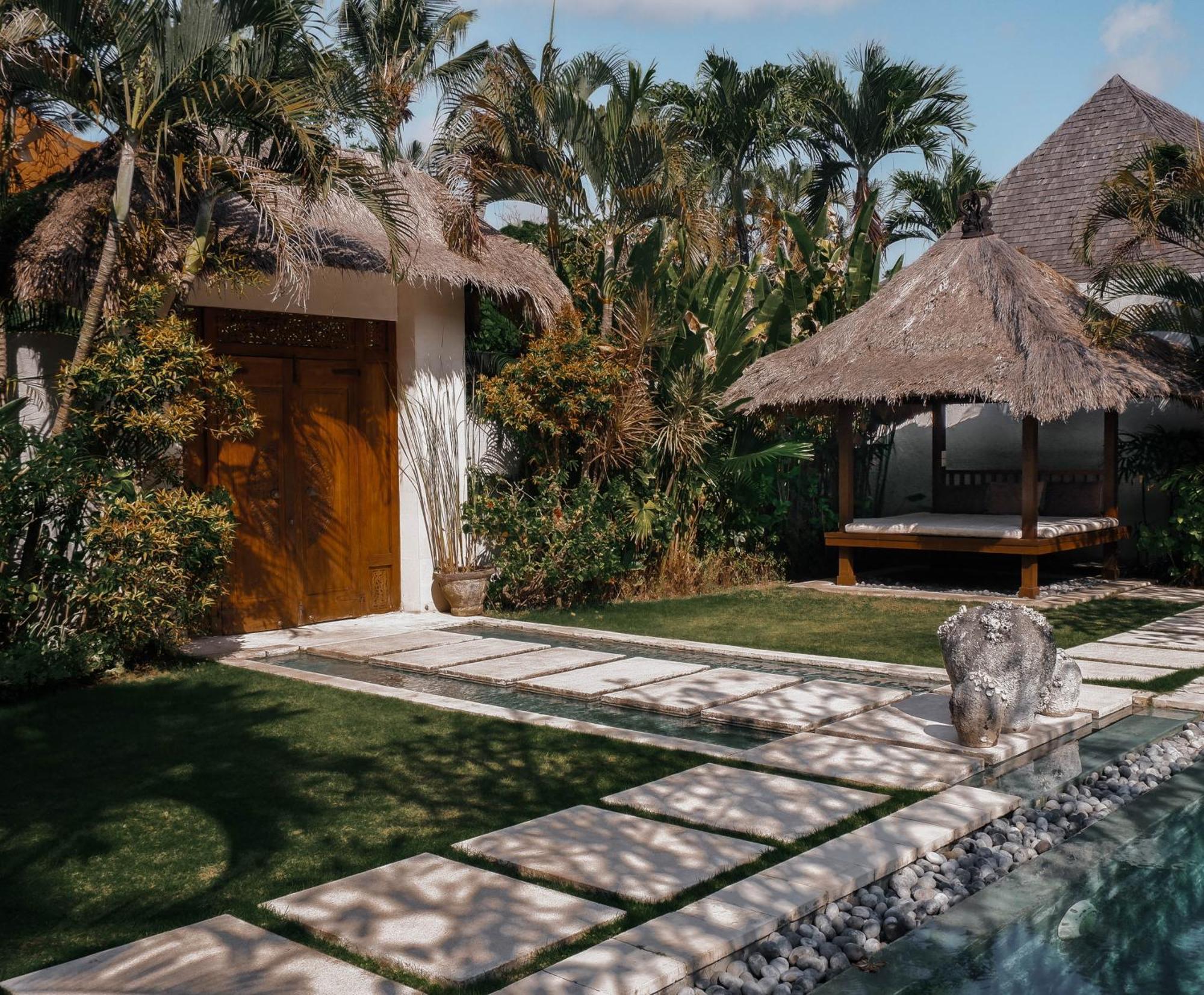 Nyaman Villas Seminyak Exterior photo