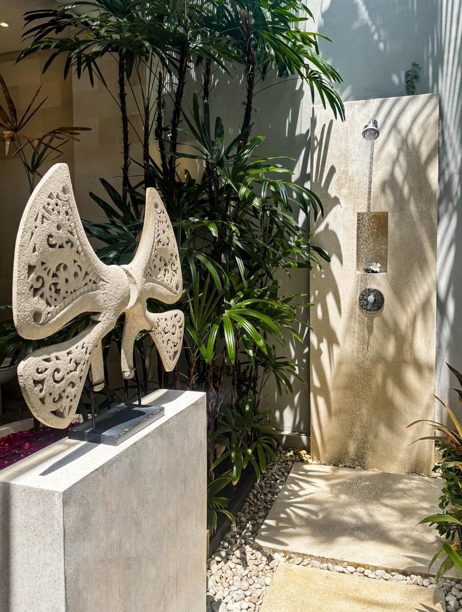 Nyaman Villas Seminyak Exterior photo